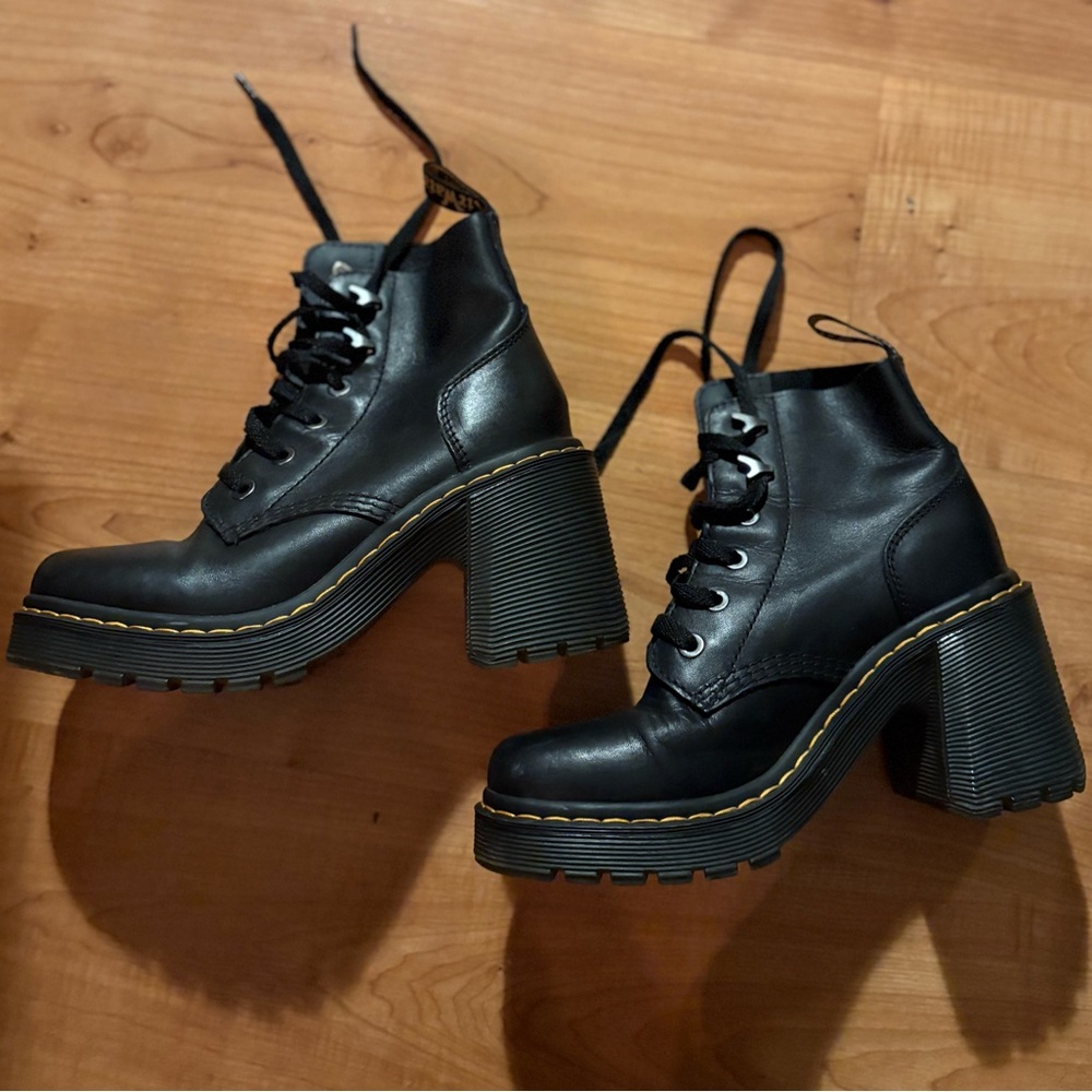 Dr. Martens Jesy Black Leather Lace up Heeled Boots. Sz. 5UK/7US